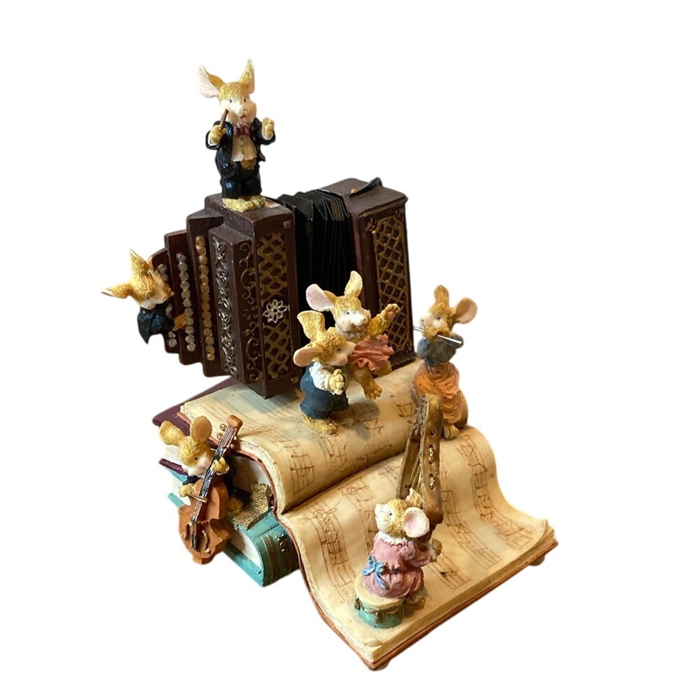 Vintage Classic Treasures‎ "It's A Small World" Ceramic Mouse Animated Figurine